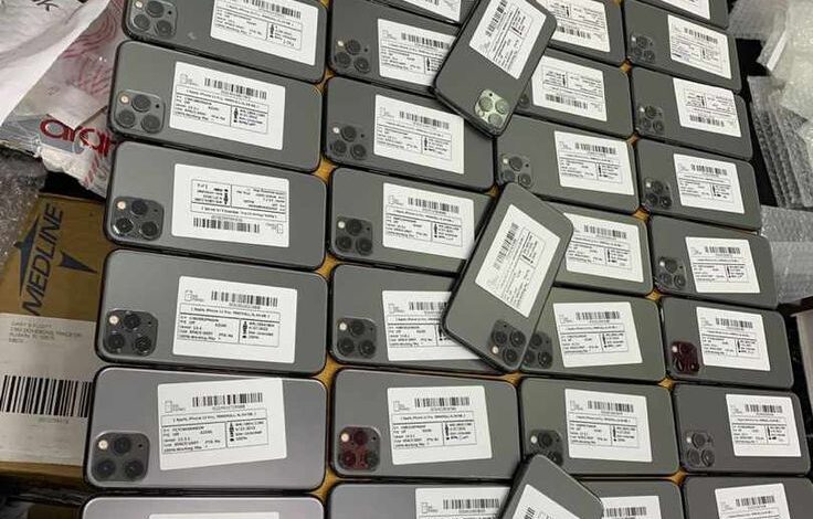 Customs crackdown: 10,000 smuggled phones seized Worth 40 Million in Karachi