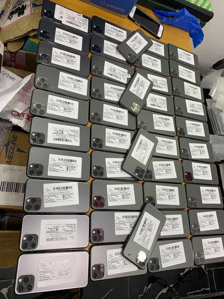Customs crackdown: 10,000 smuggled phones seized Worth 40 Million in Karachi